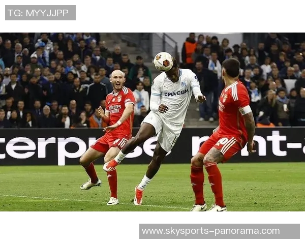 德甲精彩对决本菲卡与热刺战成平局战术分析引发全场热议 德甲精彩对决本菲卡与热刺战成平局战术分析引发全场热议