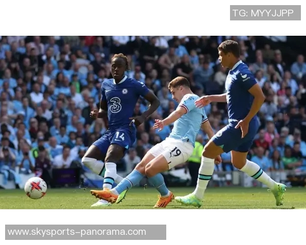 友谊赛精彩回顾切尔西大胜曼城红牌事件引发全场热议