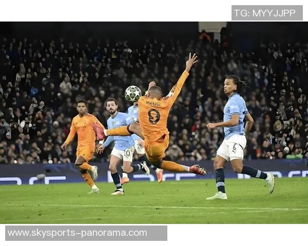 欧冠激战本菲卡逆转那不勒斯乌龙球引发争议判罚全场沸腾